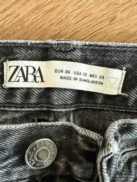 Zara - High-Rise Black Wash Women's Jeans - Picture 4 of 5